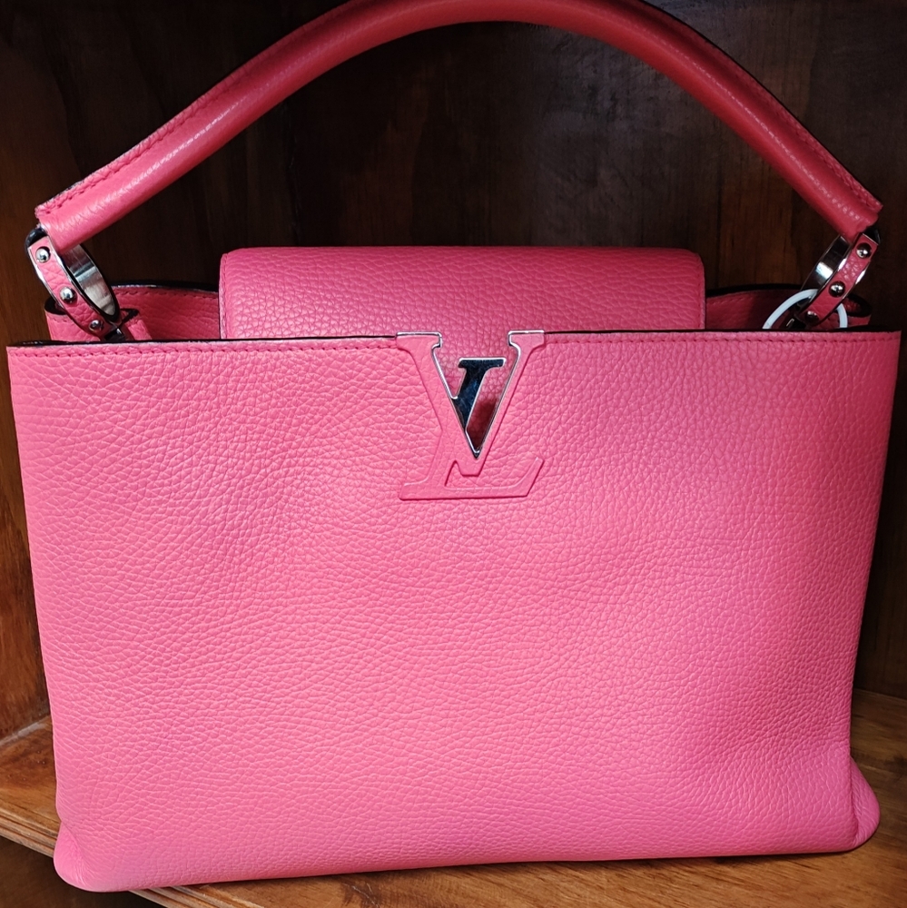 Louis Vuitton Taurillon Capucines MM Rose Litchi